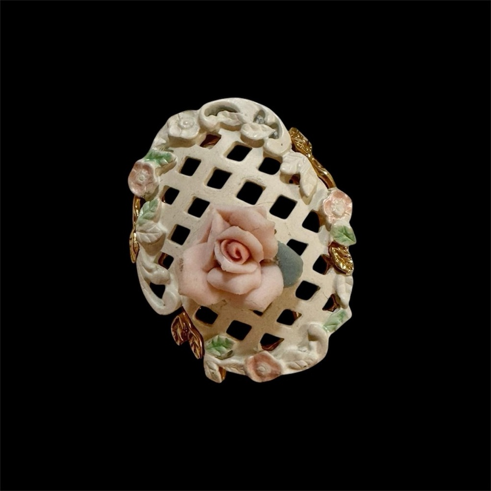 SOLD‼️Vintage Pink Rose Brooch Gold Tone Floral Porcelain Pin Brooch jewelry